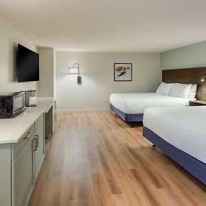 Queen Room Two Queen Beds Hearing Access